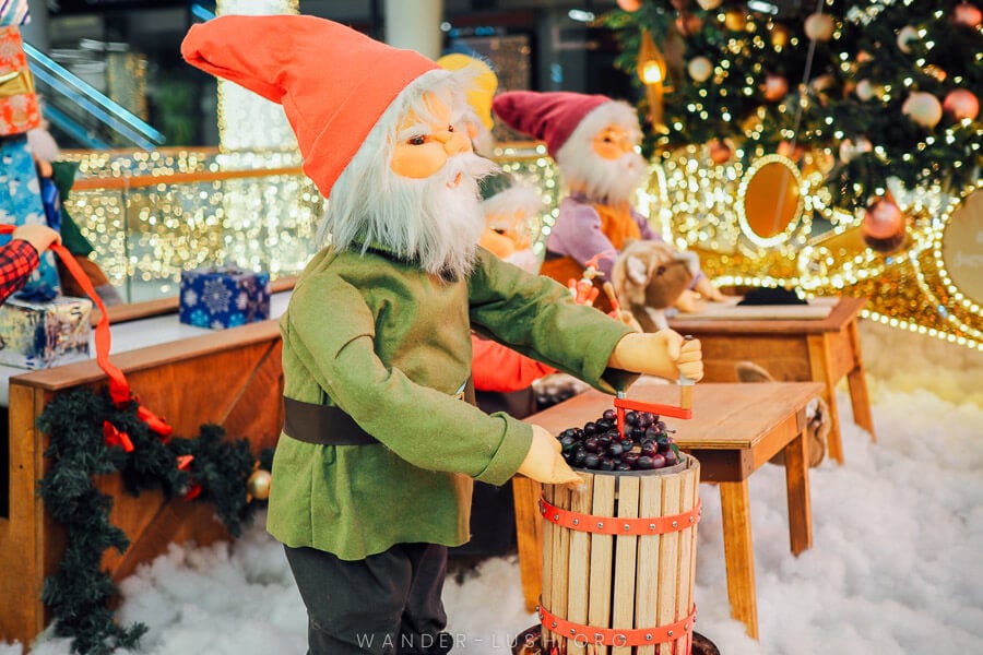 Emily-Lush-Christmas-in-Tbilisi-2021-Elves-Galleria.jpg